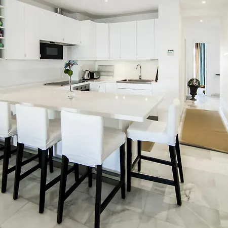 Gardenias - Roomservice Apartment *
